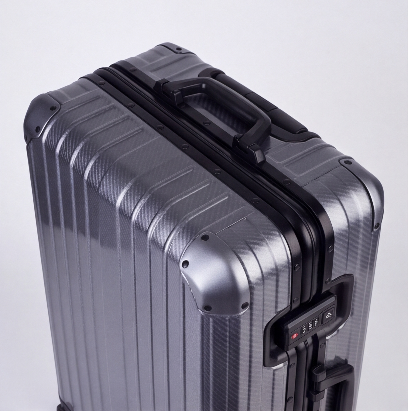 Der Atlas Aluminiumkoffer – Gunmetal